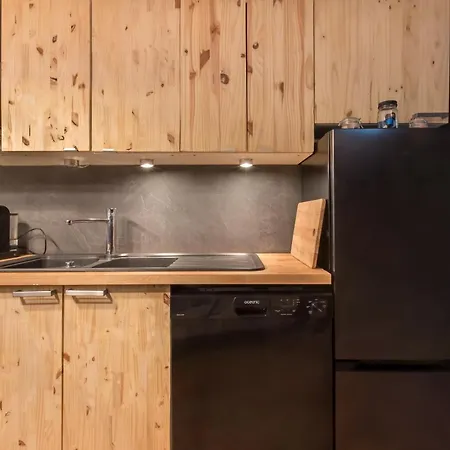 Le Pigeonnier, Et Croix