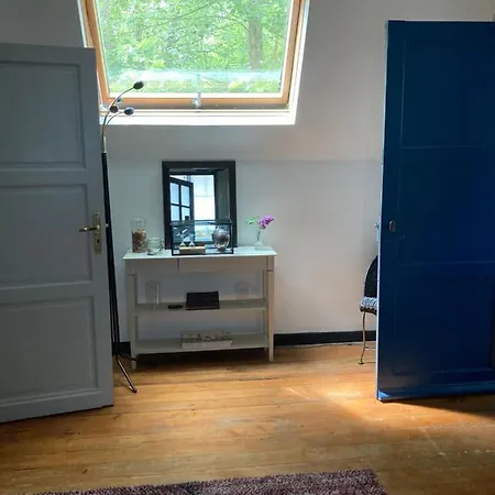 Le Pigeonnier, Et Croix