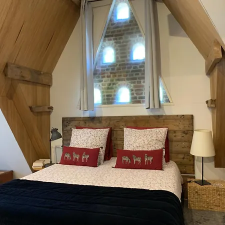 Couette-café Le Pigeonnier, Et 4*