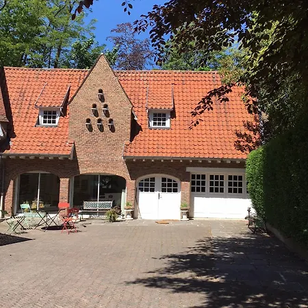 Le Pigeonnier, Et Croix