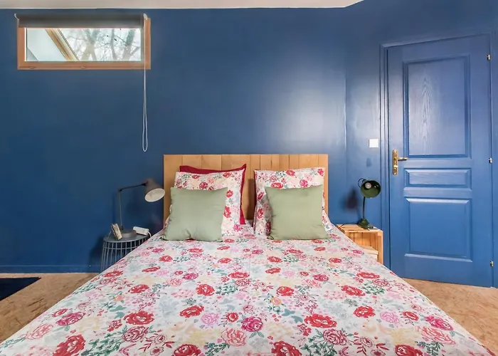 Le Pigeonnier, Et 4* Croix