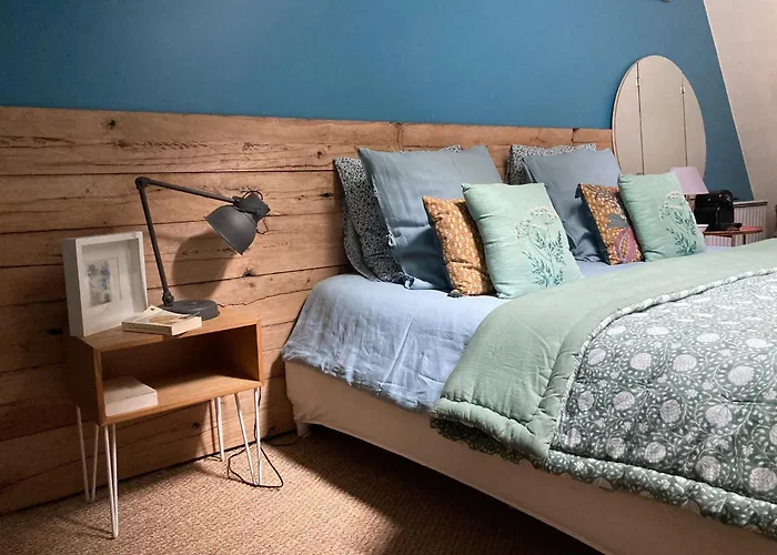 Le Pigeonnier, Et 4* Croix